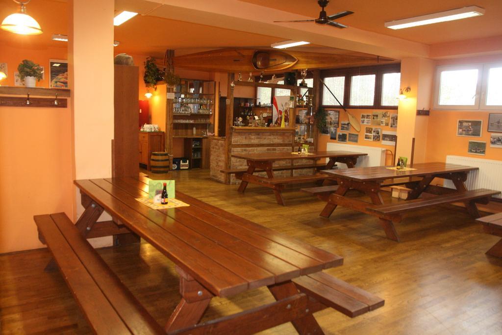 פראג Hostel Boathouse מראה חיצוני תמונה
