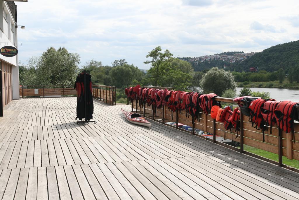 פראג Hostel Boathouse מראה חיצוני תמונה